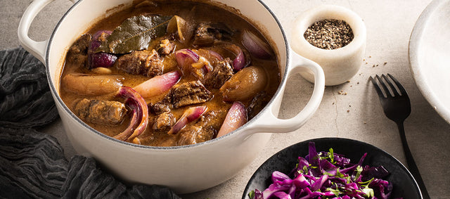 Caramelized Onion Venison with Braised Cabbage
